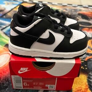 Nike Dunk Low
Baby/Toddler Shoes 6C